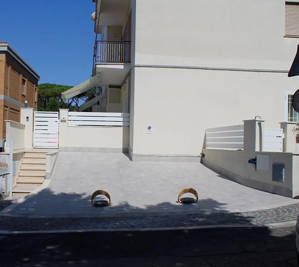 Domiziana Home Albano Laziale 0*,